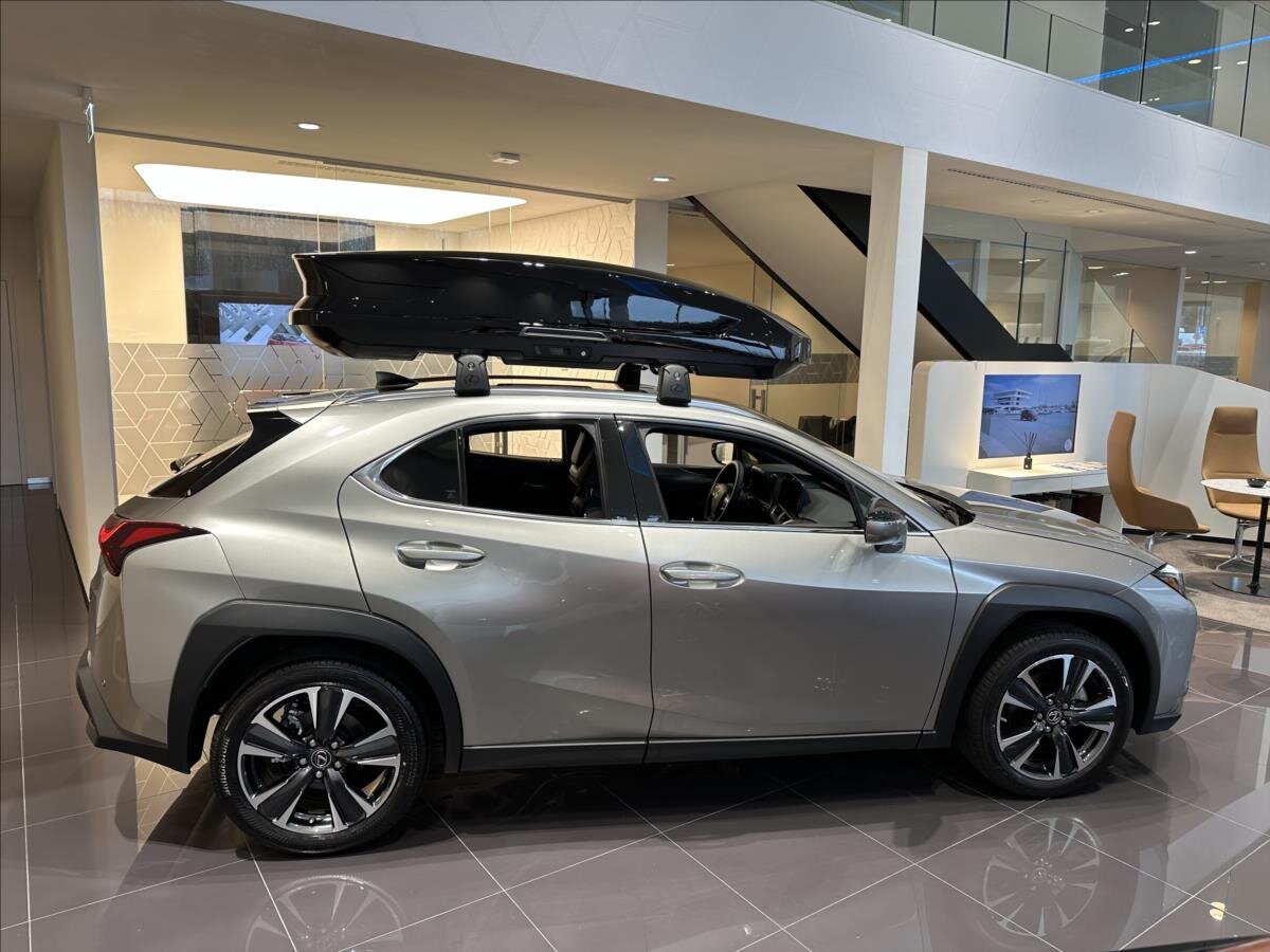 Lexus UX 250h SUV / Terénní 2,0 l 135 kw