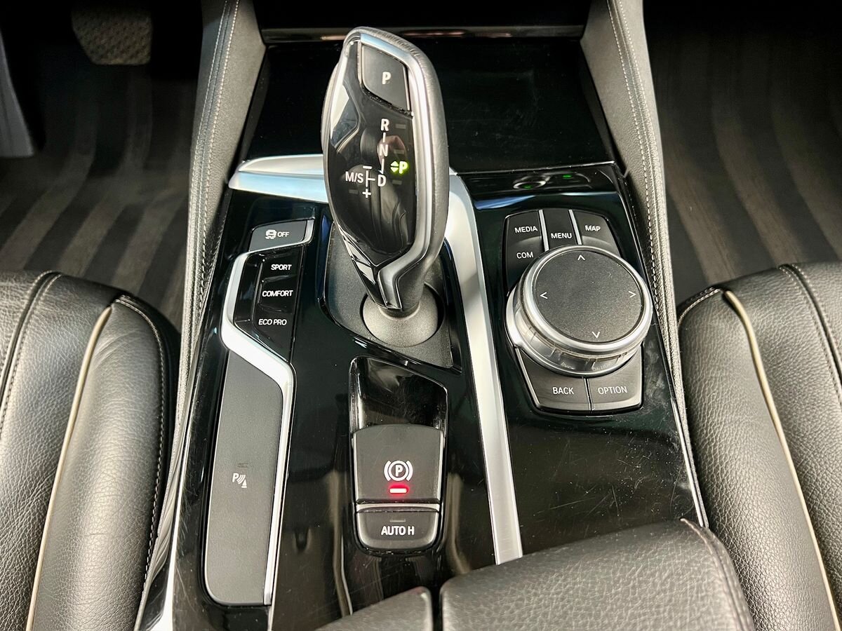 BMW Řada 5 Kombi 3,0 l 195 kw