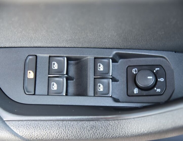 Škoda Karoq SUV / Terénní 1,5 l 110 kw