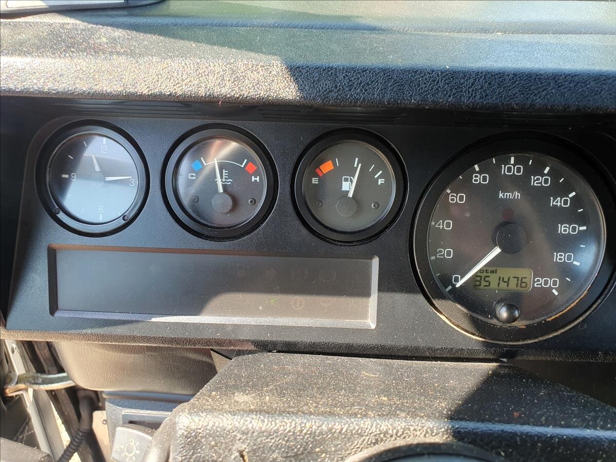 Land Rover Defender Ostatní 2,5 l 90 kw