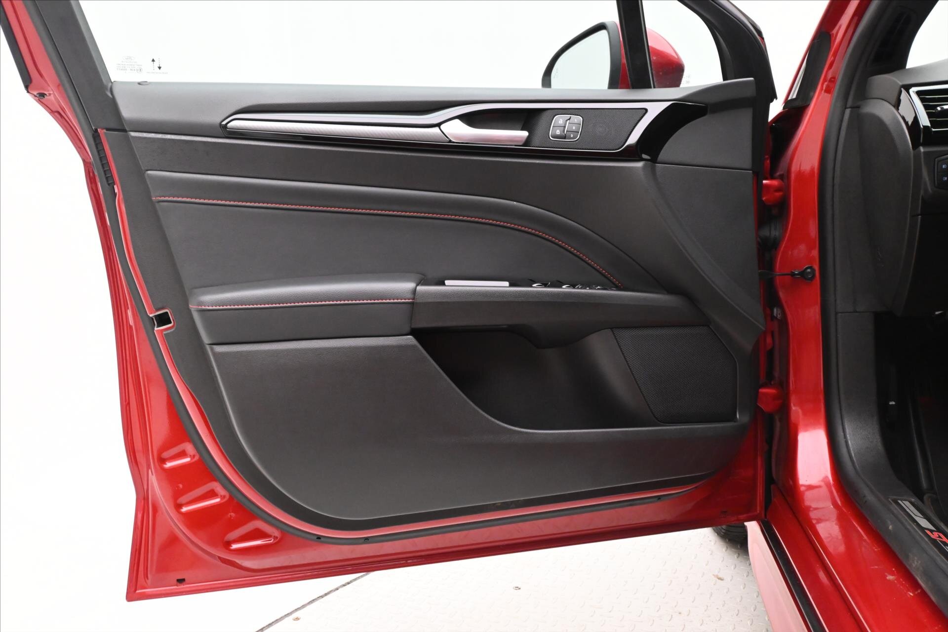 Ford Mondeo Sedan 2,0 l 140 kw