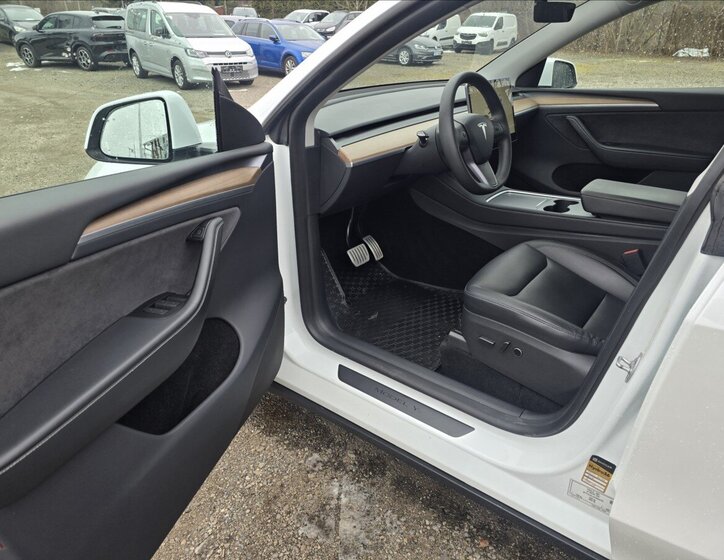 Tesla Model Y SUV 0,0 393 kw