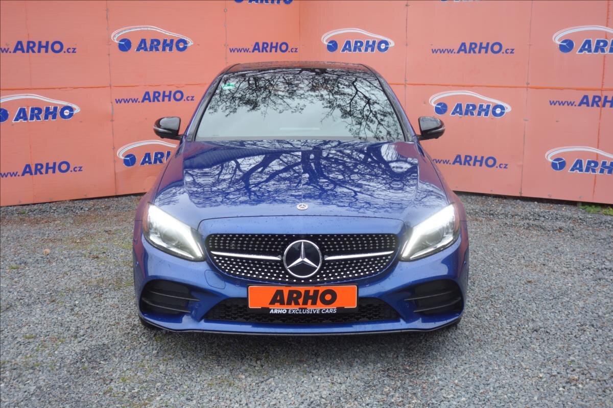 Mercedes-Benz Třídy C Sedan 2,0 l 143 kw