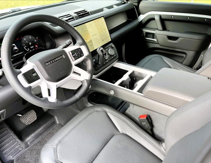 Land Rover Defender SUV / Terénní 3,0 l 147 kw