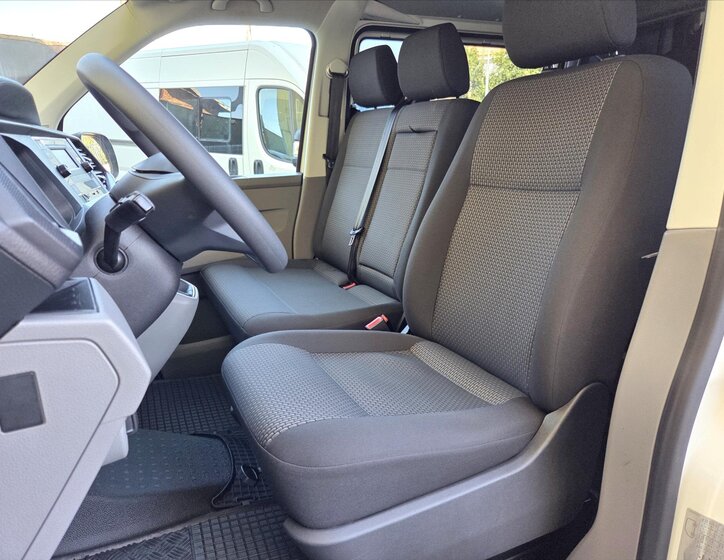 Volkswagen Transporter 9
