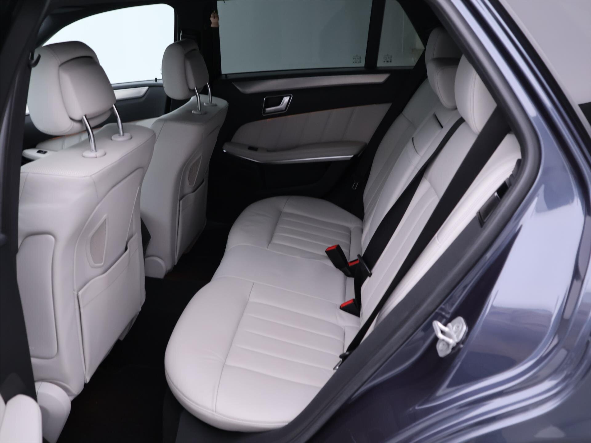 Mercedes-Benz Třídy E Kombi 3,0 l 185 kw