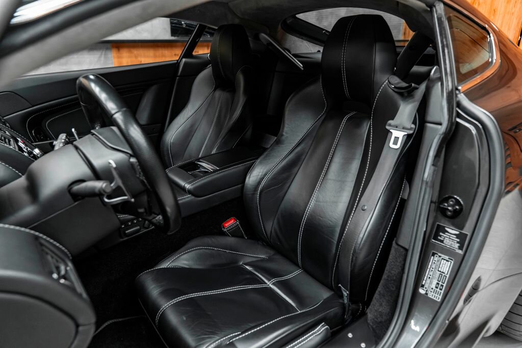 Aston Martin V8 Vantage Kupé 4,7 l 313 kw