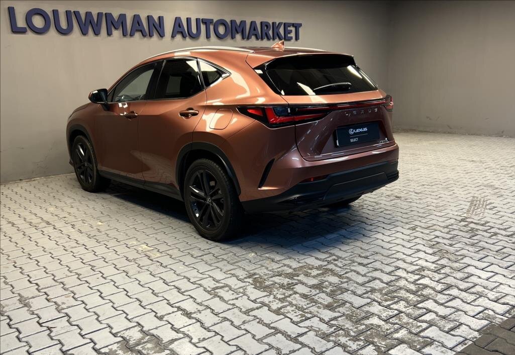Lexus NX 350h SUV / Terénní 2,5 l 179 kw