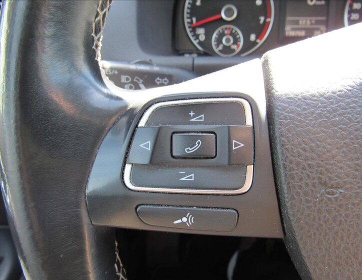 Volkswagen Touran Kombi 1,4 l 103 kw