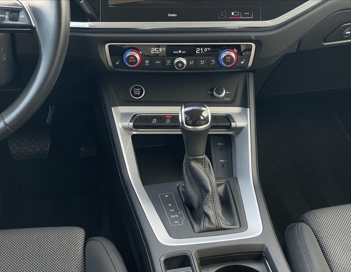 Audi Q3 SUV / Terénní 1,5 l 110 kw