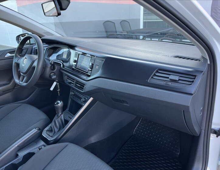 Volkswagen Polo Hatchback 999,0 48 kw