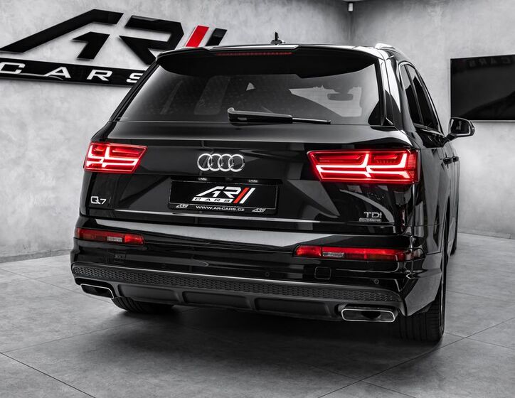 Audi Q7 6