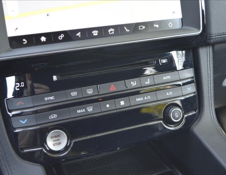 Jaguar F-Pace SUV 2,0 l 132 kw