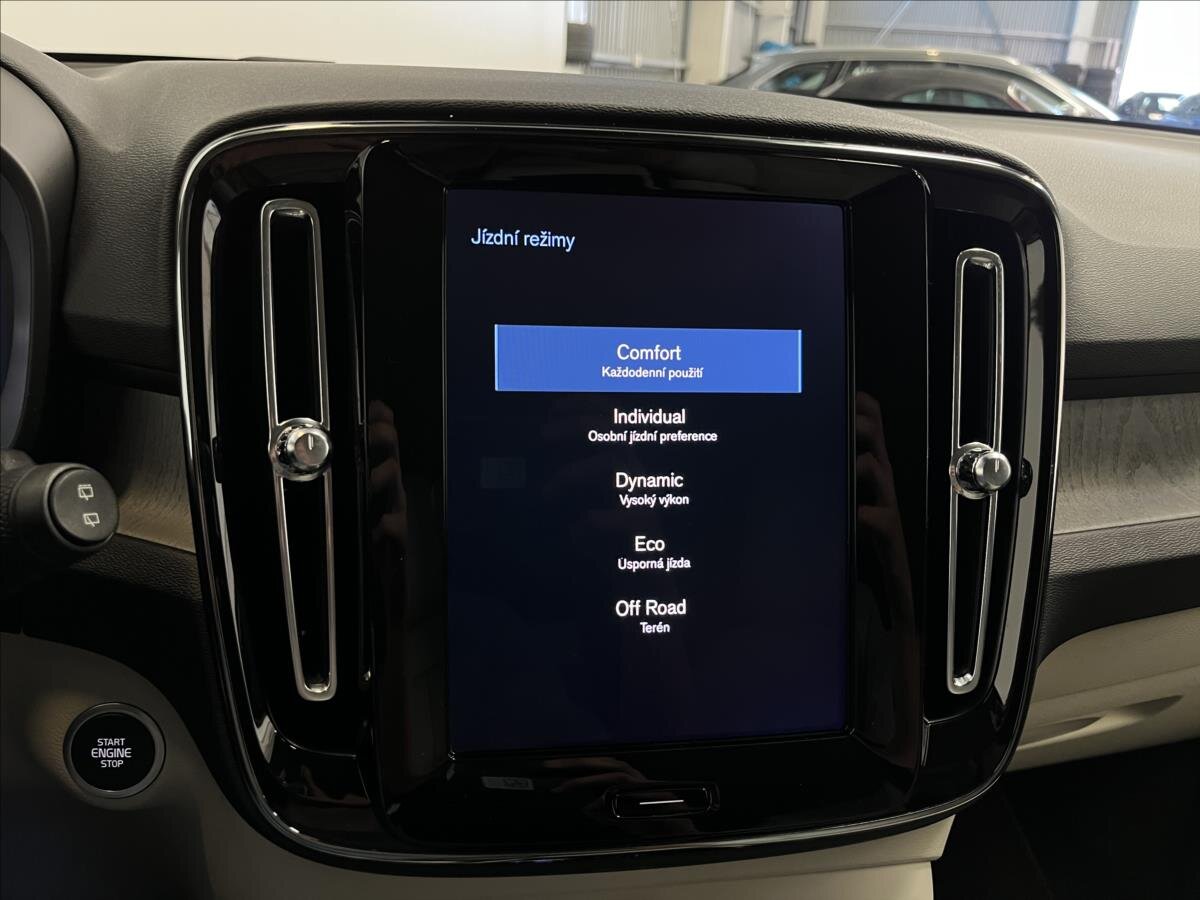 Volvo XC40 SUV 2,0 l 110 kw