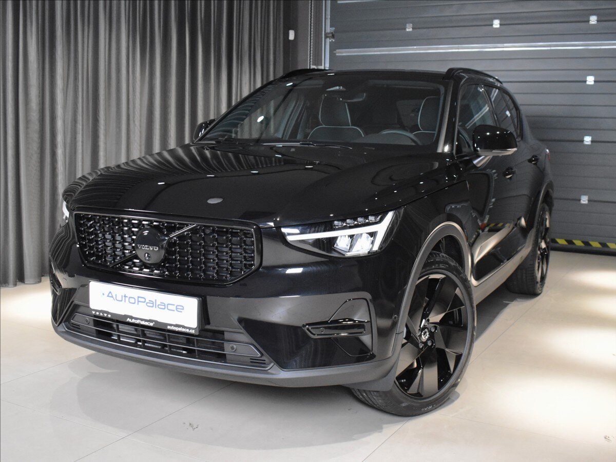 Volvo XC40 SUV / Terénní 2,0 l 145 kw