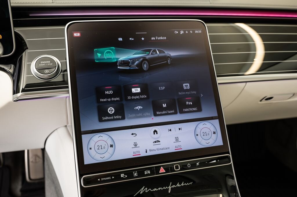 Mercedes-Benz Ostatní Sedan / Limuzína 6,0 l 450 kw