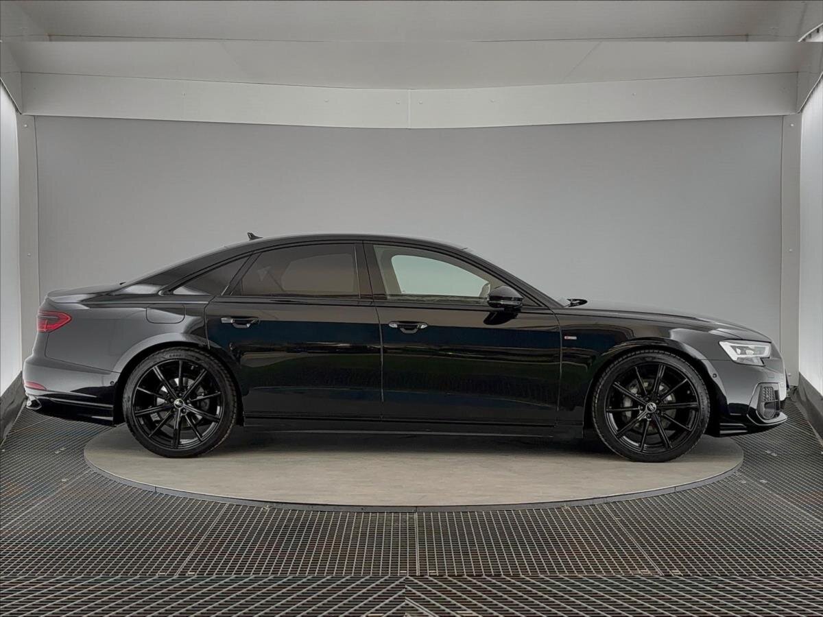Audi A8 Sedan / Limuzína 3,0 l 210 kw