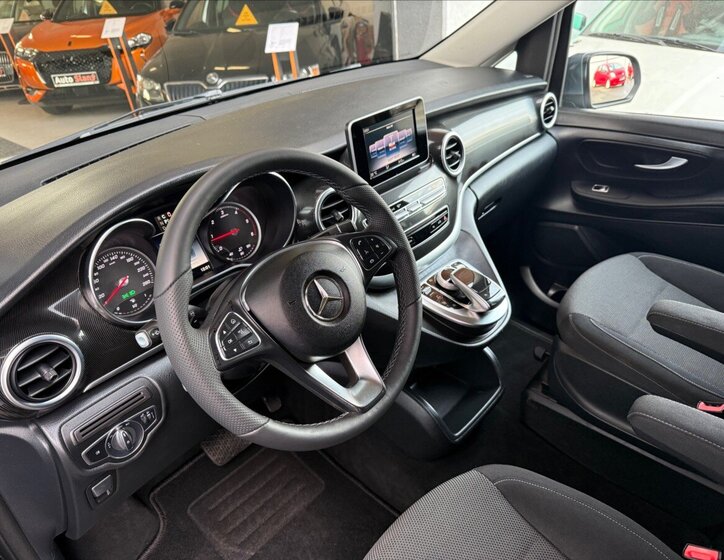 Mercedes-Benz Třídy V MPV 2,1 l 120 kw