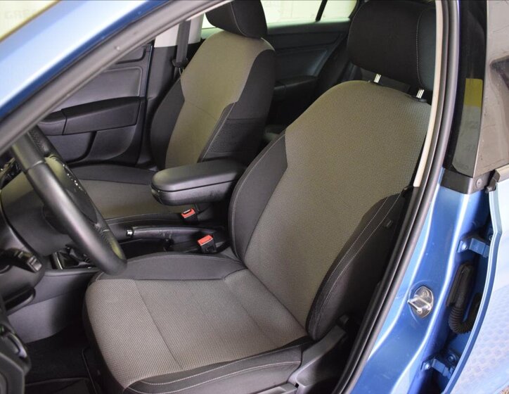 Škoda Rapid Liftback 1,2 l 77 kw