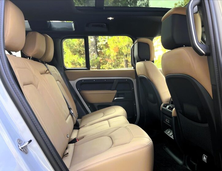 Land Rover Defender SUV 3,0 l 257 kw