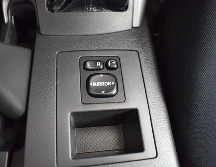 Toyota RAV4 SUV 2,0 l 112 kw