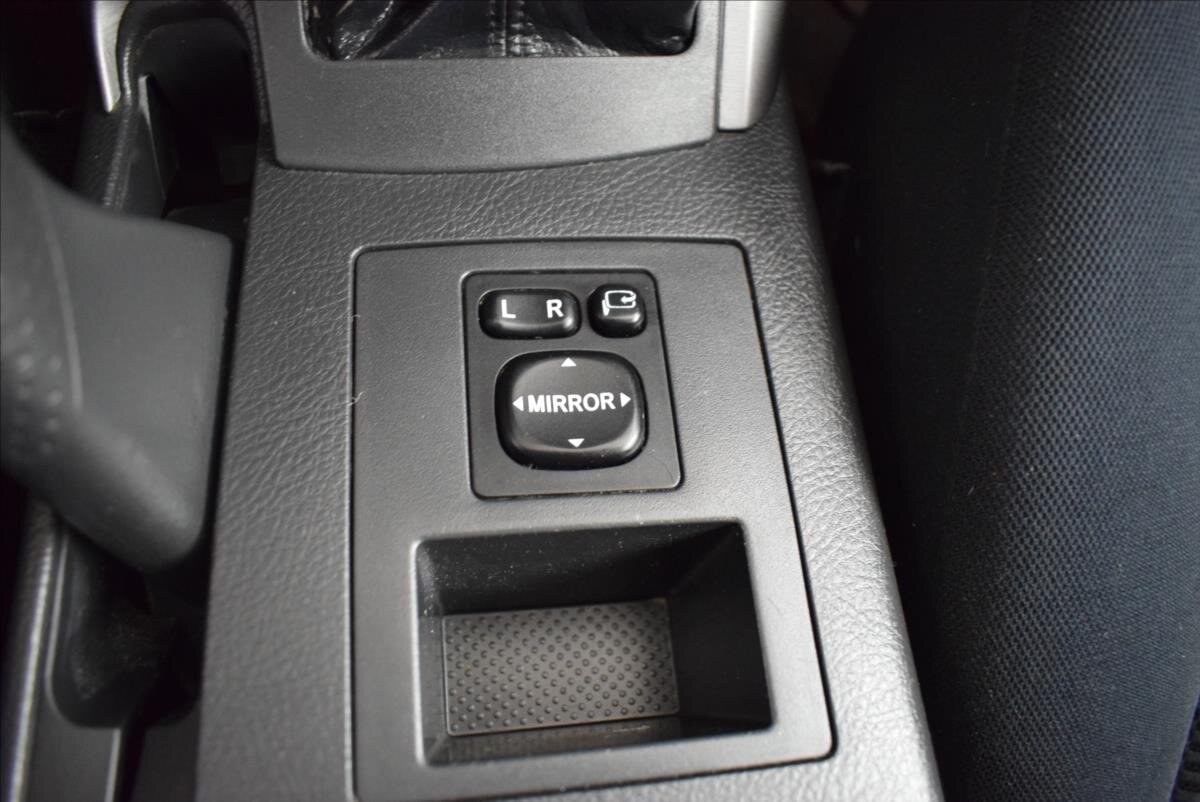 Toyota RAV4 SUV 2,0 l 112 kw