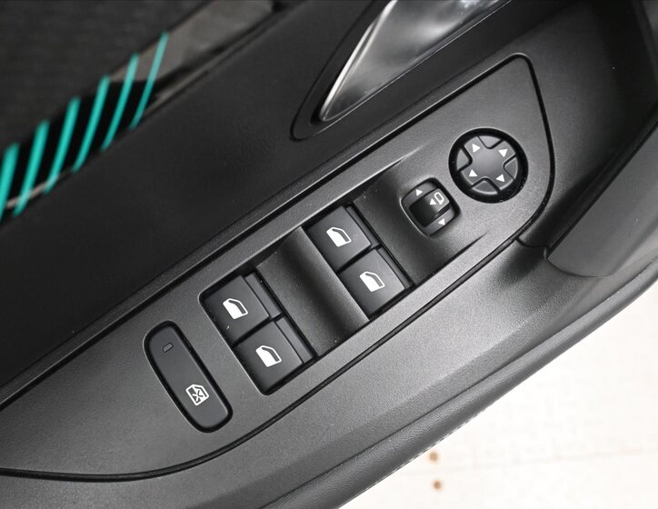 Peugeot 2008 SUV / Terénní 1,5 l 81 kw