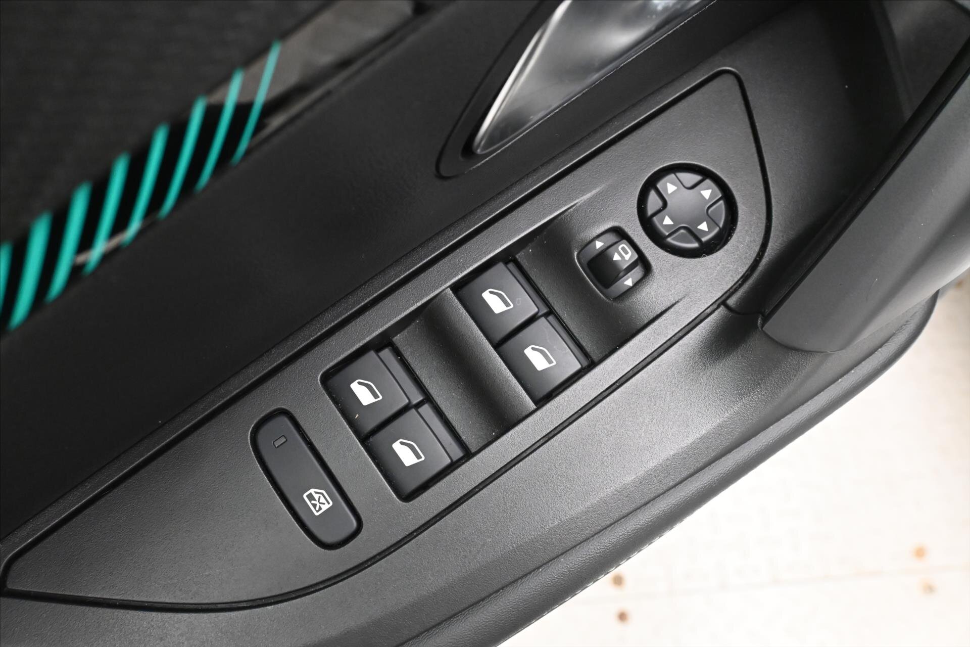 Peugeot 2008 SUV / Terénní 1,5 l 81 kw