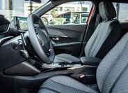 Peugeot 2008 SUV 1,2 l 100 kw