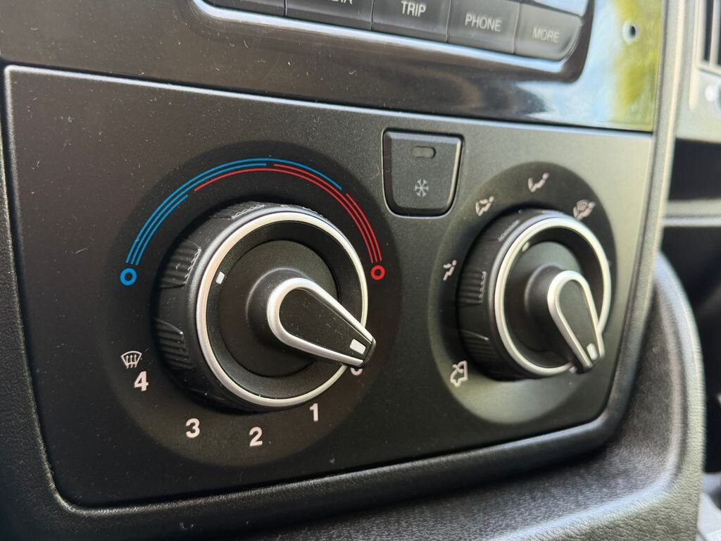 Opel Movano Skříň 2,2 l 121 kw