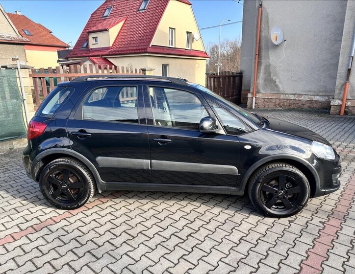 Suzuki SX4 Hatchback 1,6 l 88 kw