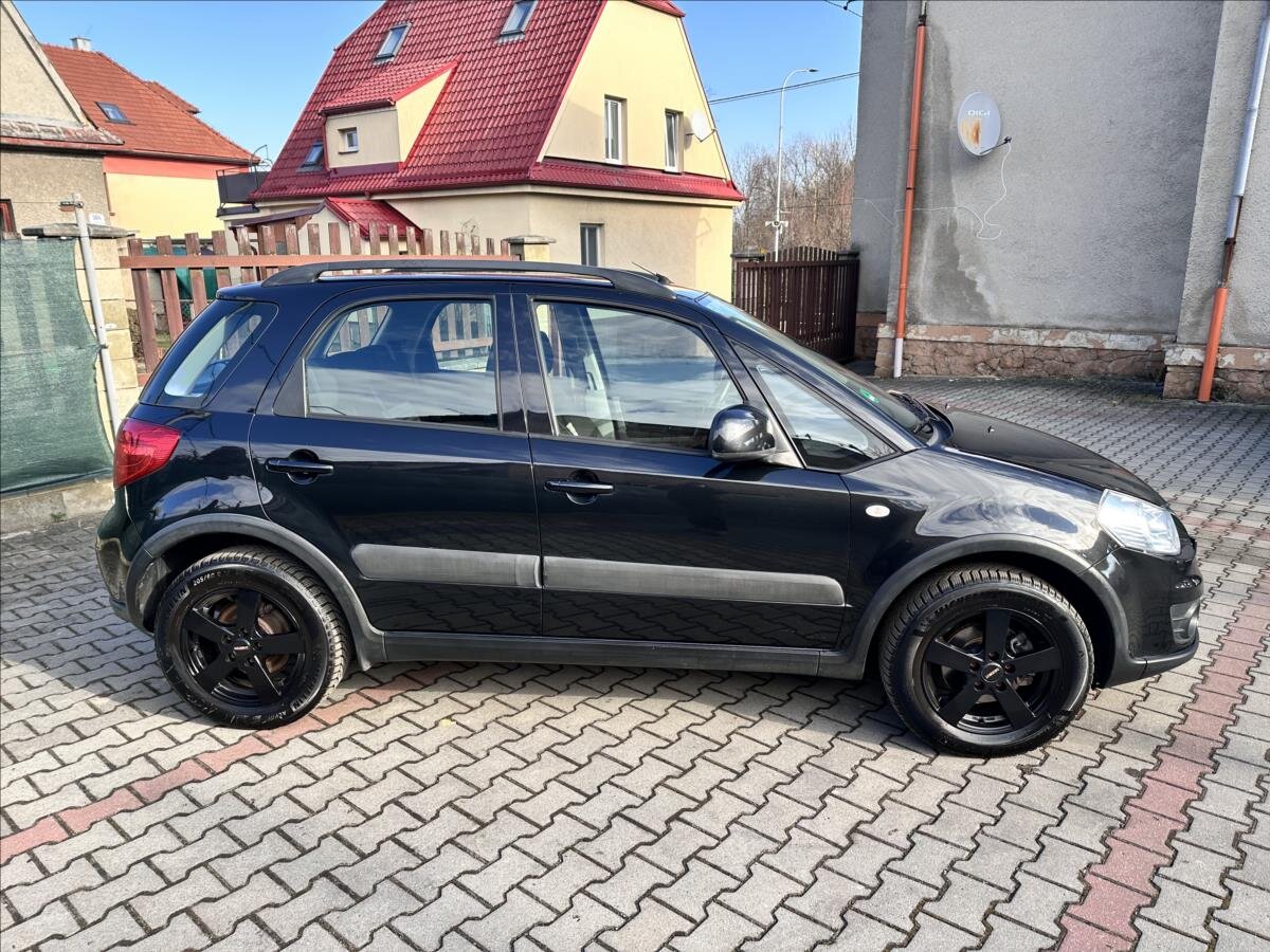 Suzuki SX4 Hatchback 1,6 l 88 kw