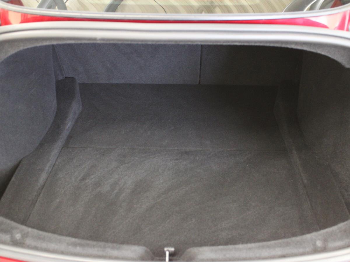 Tesla Model 3 Sedan / Limuzína 0,0 366 kw