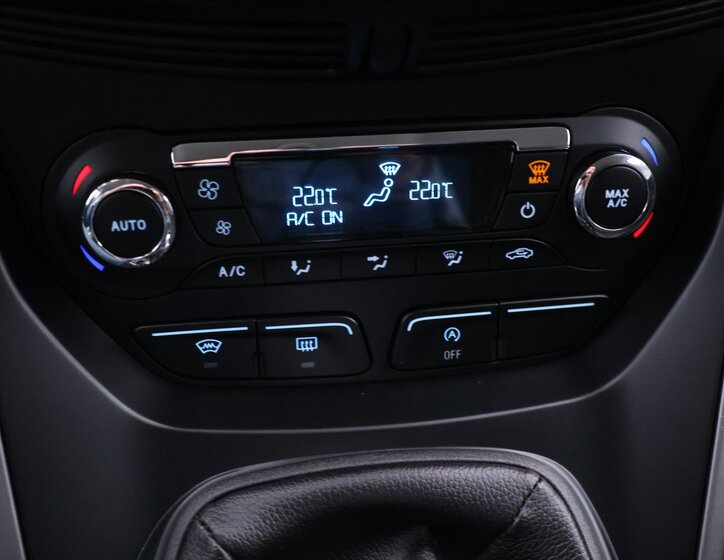 Ford Kuga SUV / Terénní 1,5 l 110 kw