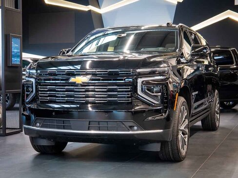 Chevrolet Suburban SUV 6,2 l 313 kw