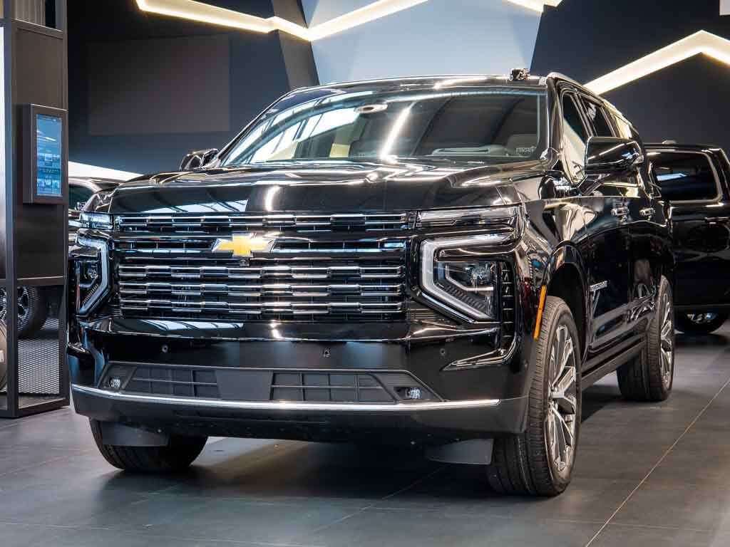 Chevrolet Suburban SUV 6,2 l 313 kw