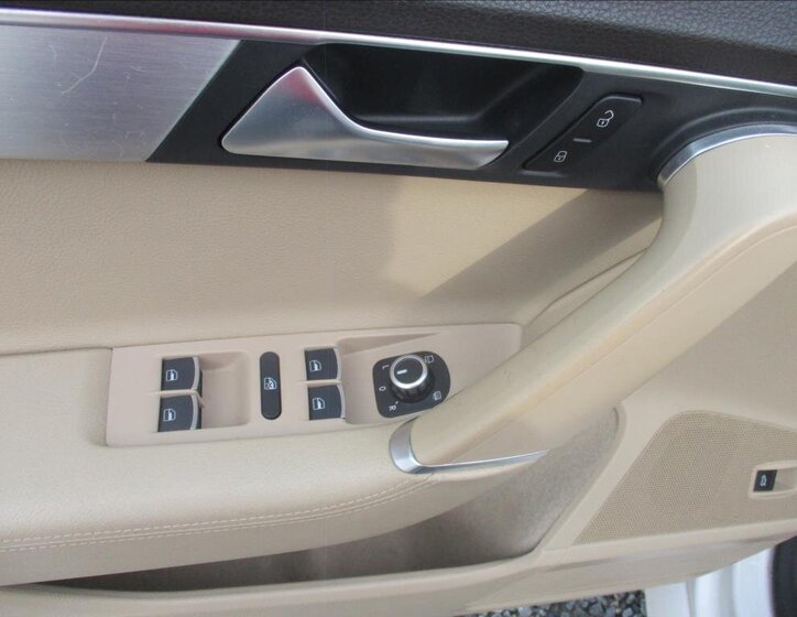 Volkswagen Passat Kombi 2,0 l 103 kw