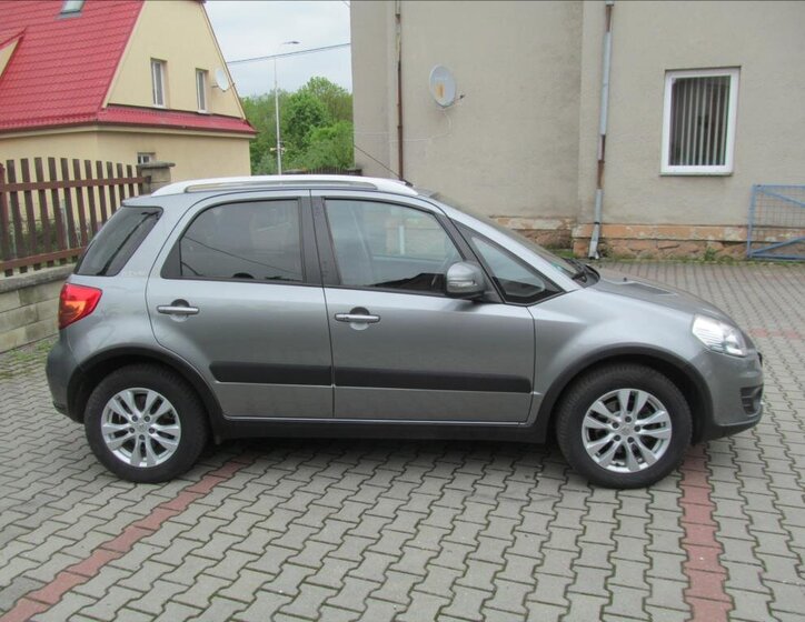 Suzuki SX4 Hatchback 1,6 l 88 kw