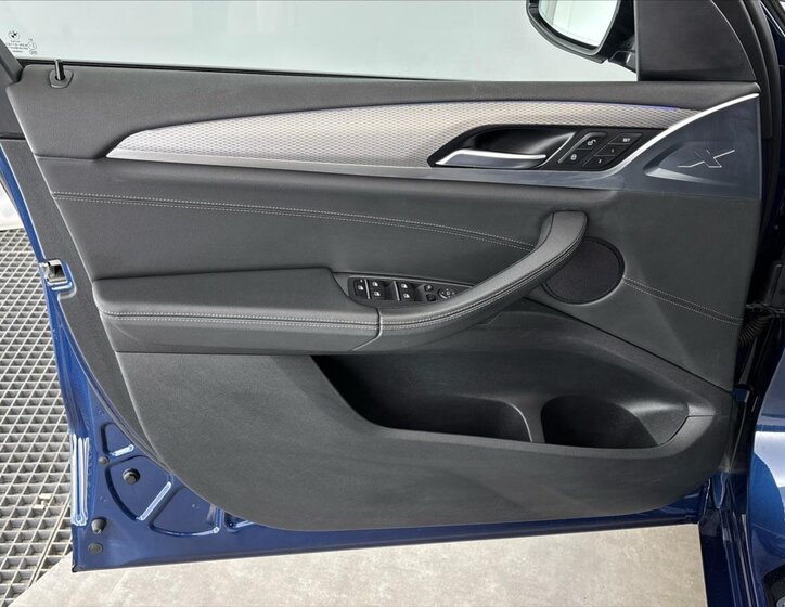 BMW X3 SUV / Terénní 2,0 l 140 kw