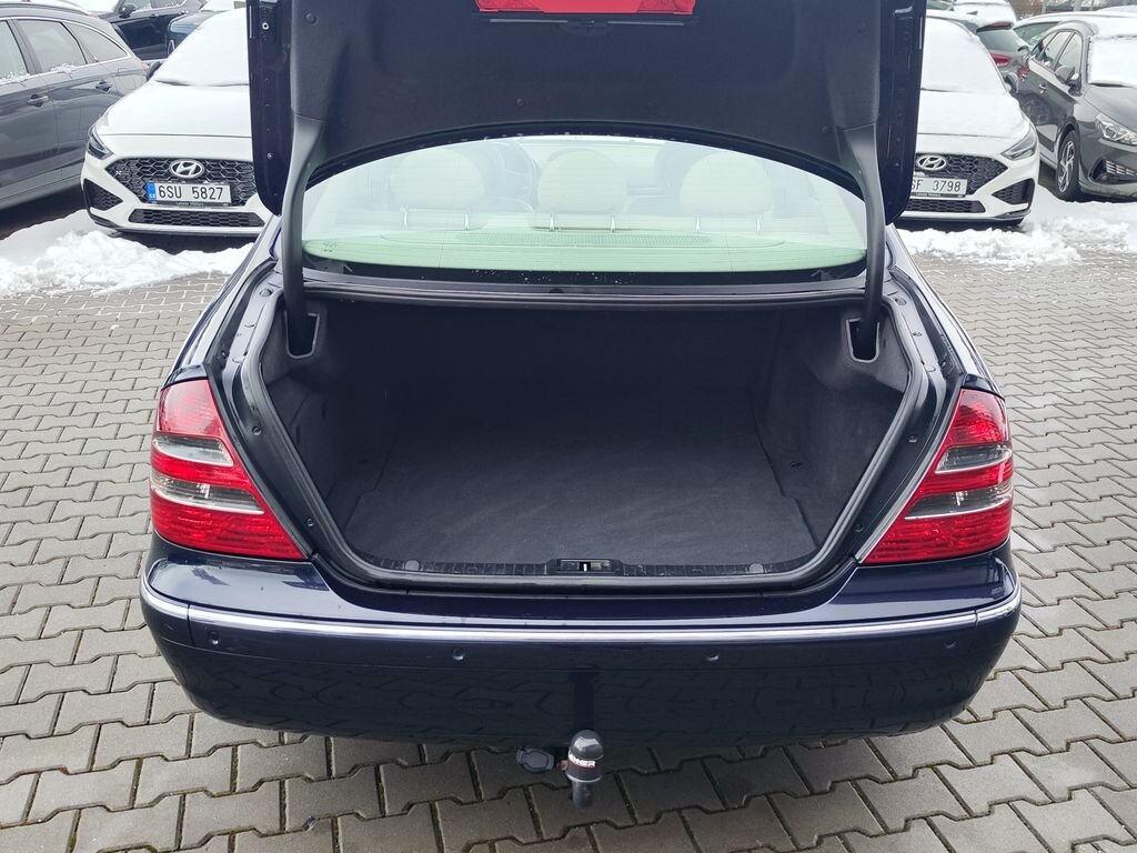 Mercedes-Benz Třídy E Sedan 2,7 l 130 kw