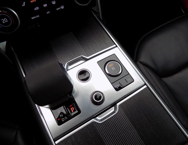 Land Rover Range Rover SUV 4,4 l 390 kw