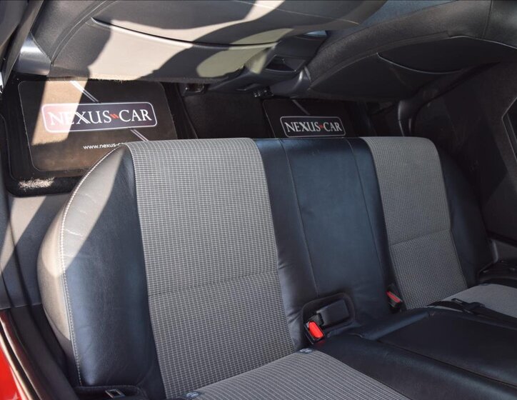 Toyota Auris Kombi 1,2 l 85 kw