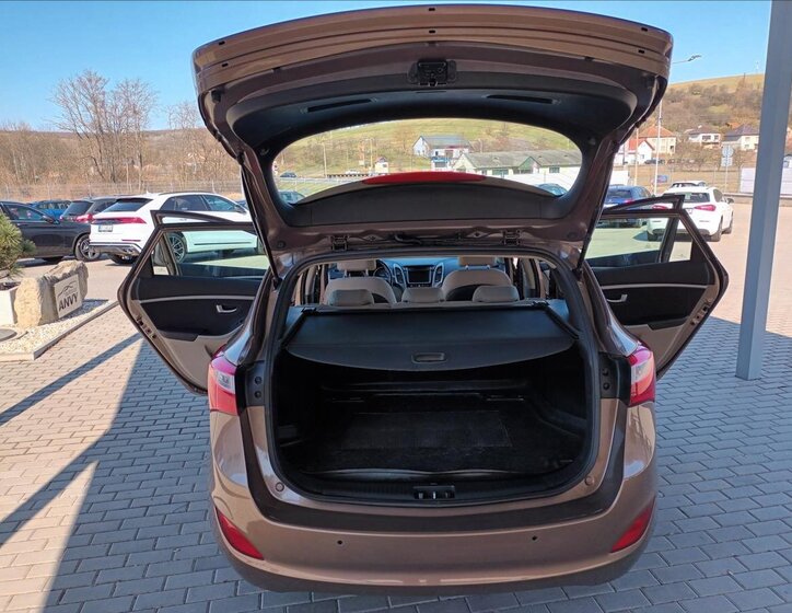 Hyundai i30 Kombi 1,6 l 99 kw