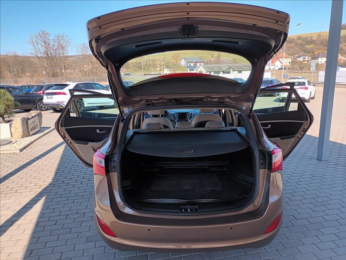 Hyundai i30 Kombi 1,6 l 99 kw