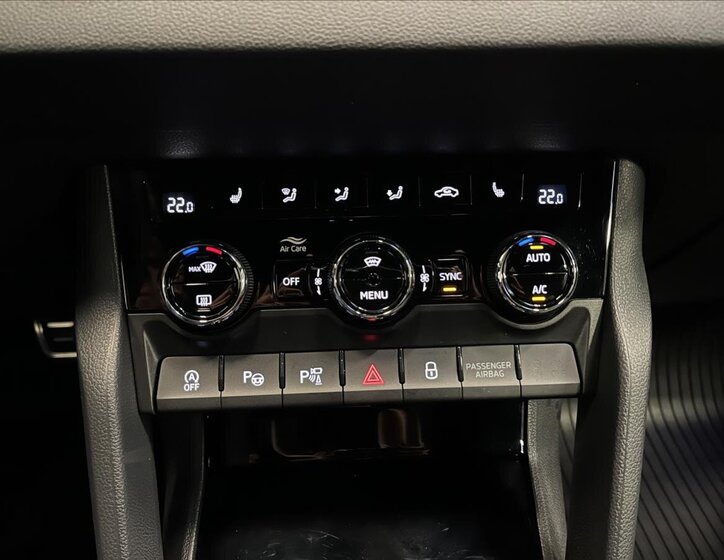 Škoda Karoq SUV 1,5 l 110 kw