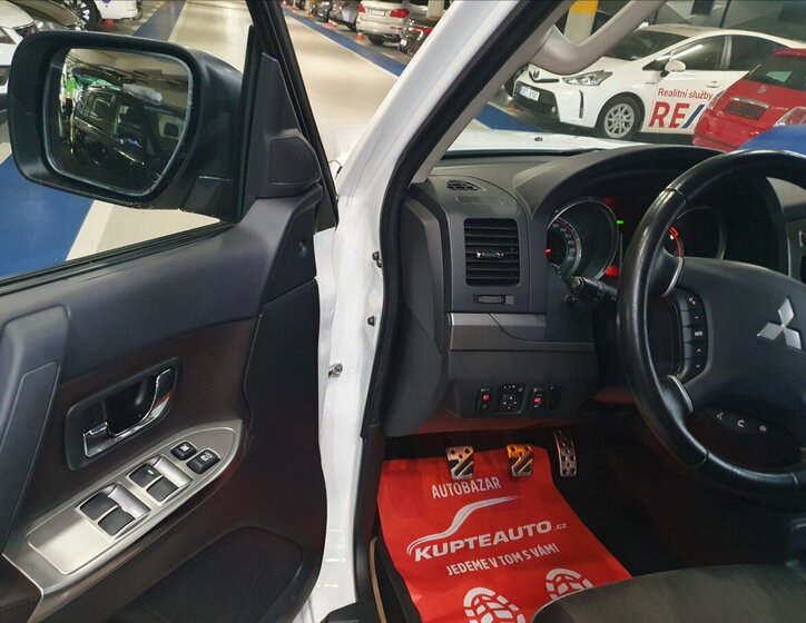 Mitsubishi Pajero Ostatní 3,2 l 147 kw