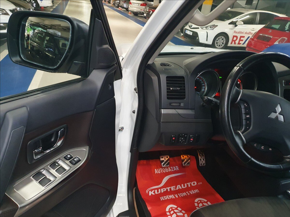 Mitsubishi Pajero Ostatní 3,2 l 147 kw