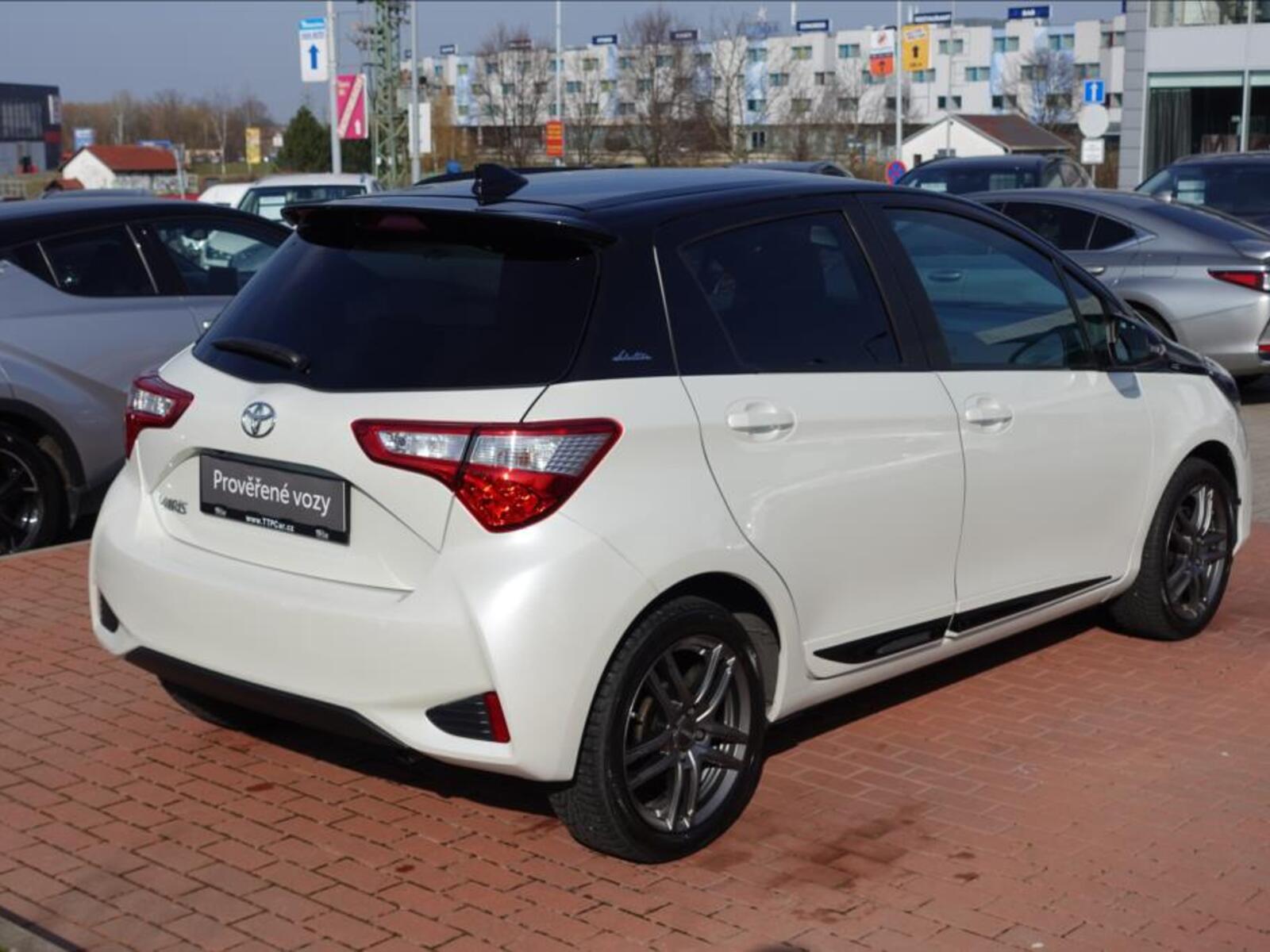 Toyota Yaris 4