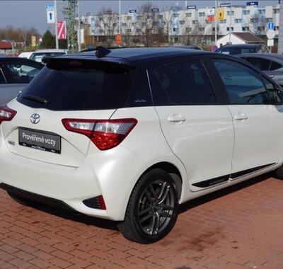 Toyota Yaris 4