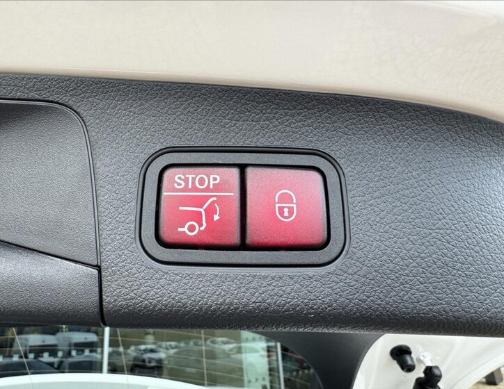 Mercedes-Benz GLA 28